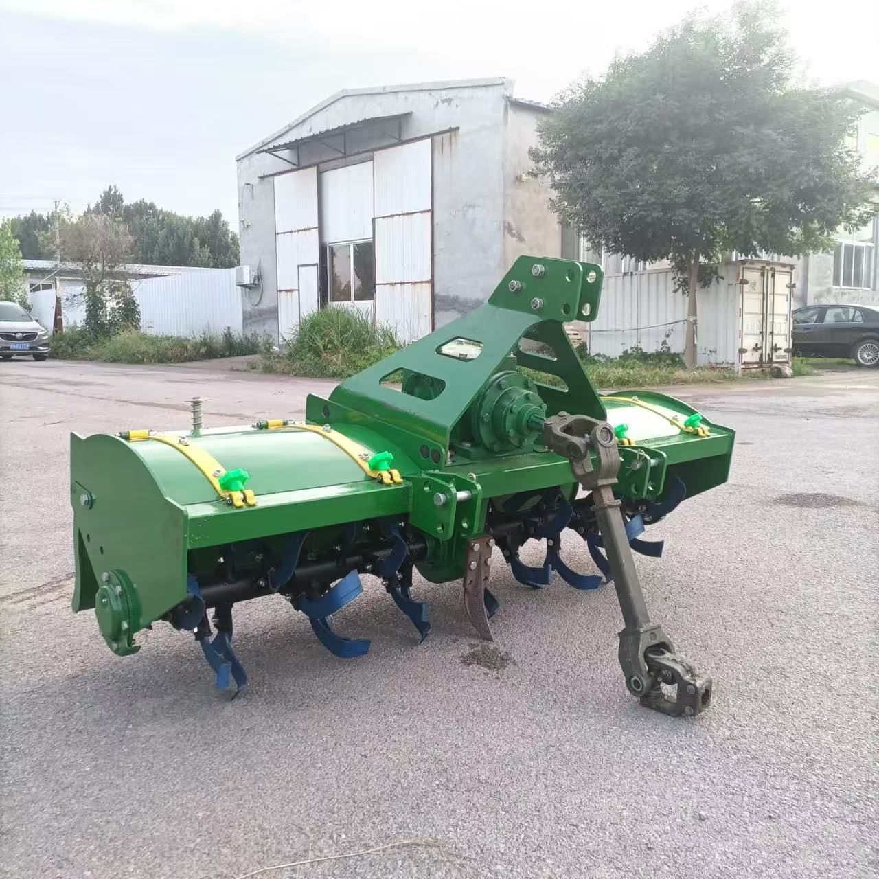 Heavy-duty rotary tiller