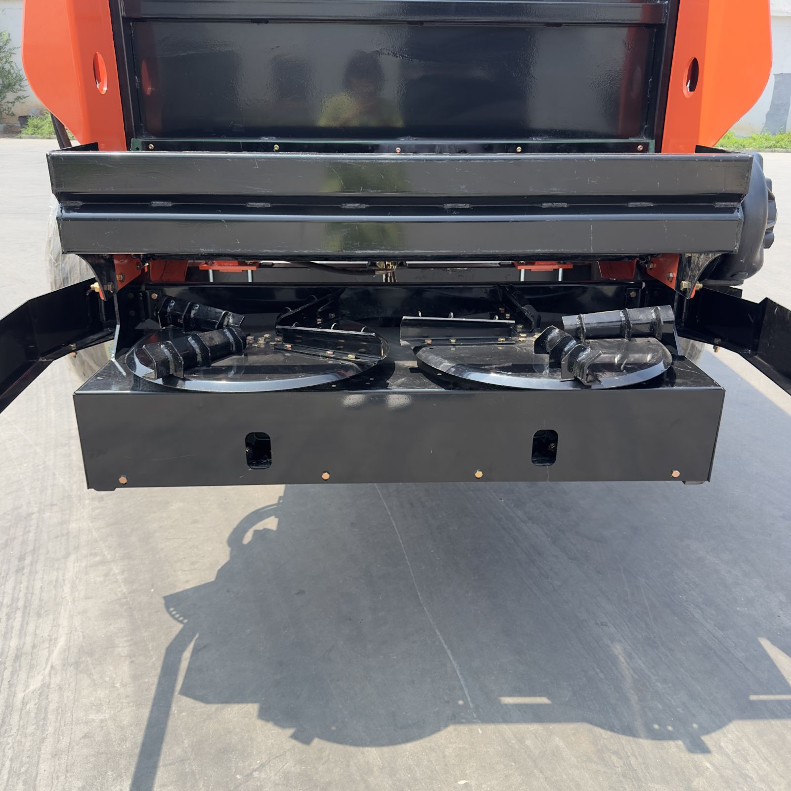 Horizontal Auger or Double-Disc Fertilizer Spreader