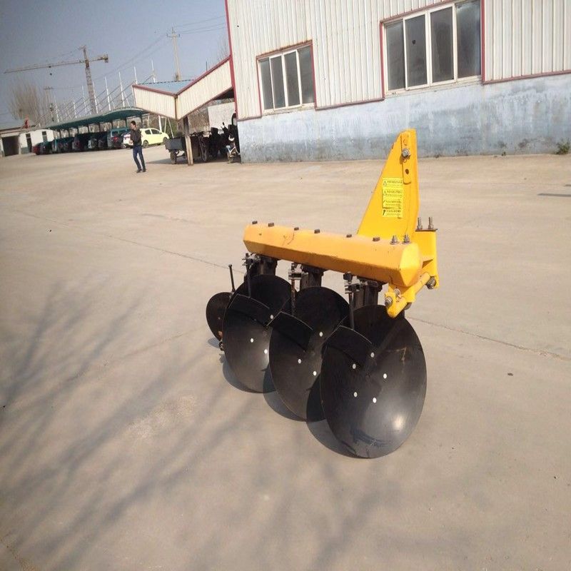 Fish-shaped disc plow
