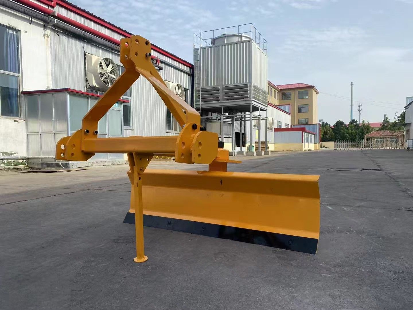 Three-point hitch scraper grader