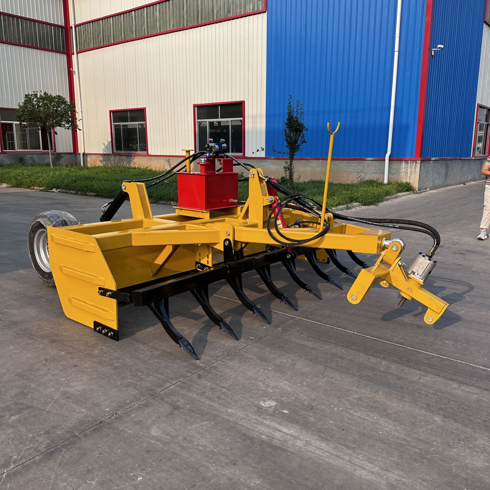 Laser or satellite beam land leveler