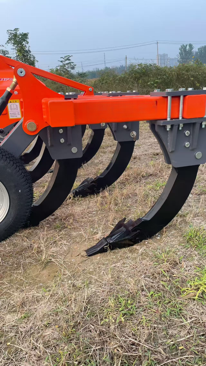 Extra-heavy-duty subsoiler with bucket teeth and tires