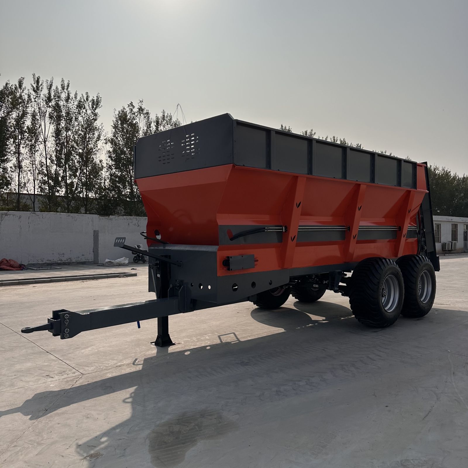 Traction hydraulic door double vertical winch spreader